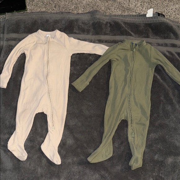 Old Navy Other - Cozy Kids One Piece Set - Cream and Green